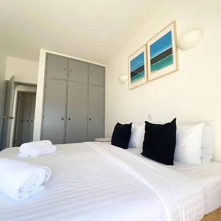 - Amazing Ocean View Apartment