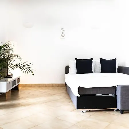 - Amazing Ocean View Apartment