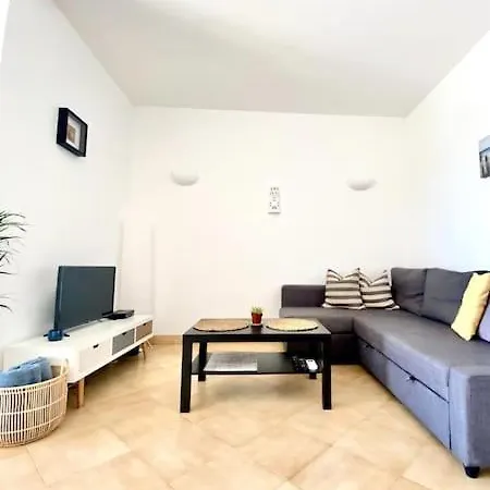 - Amazing Ocean View Apartment
